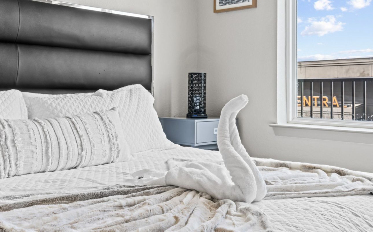 🌟 STUNNING MOVING SALE! Fully Furnished 2-Bedroom Apartment in St. Pete - Everything Must Go! 🌟