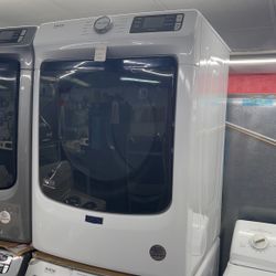 New Scratch And Dent Maytag Front Load Washer And Dryer Set. 1 Year Warranty 