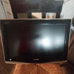 20" SHARP AQUOS TV