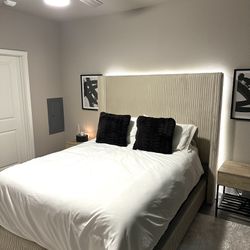Queen Bedroom Set 