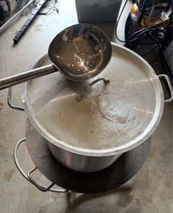 50 qt stock pot/strainer/skimmer