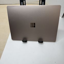 Microsoft Surface Laptop Go 2 – 12.4” Touchscreen i5-1135G7 8GB 128GB SSD Win11 – 94% 