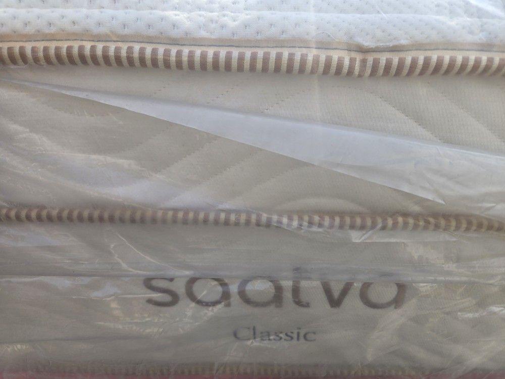 13"thick Queen & King Saatva Mattress Set 