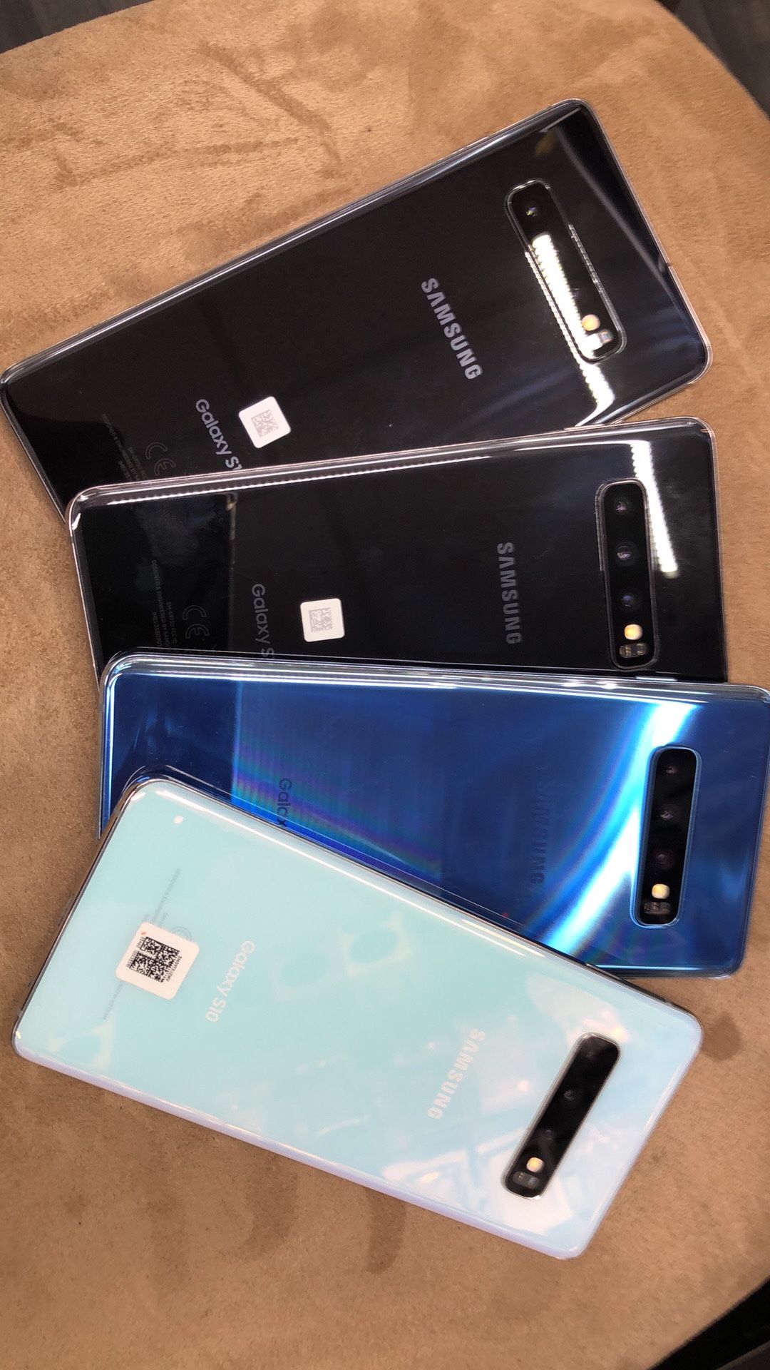 Samsung Galaxy S10+ ( Description )