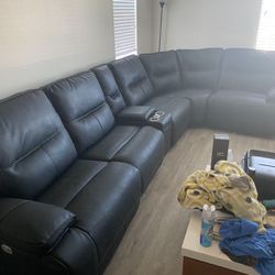 Black Sectional Entertainment Couch 