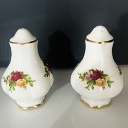 Royal Albert Country Roses Salt & Pepper Shaker