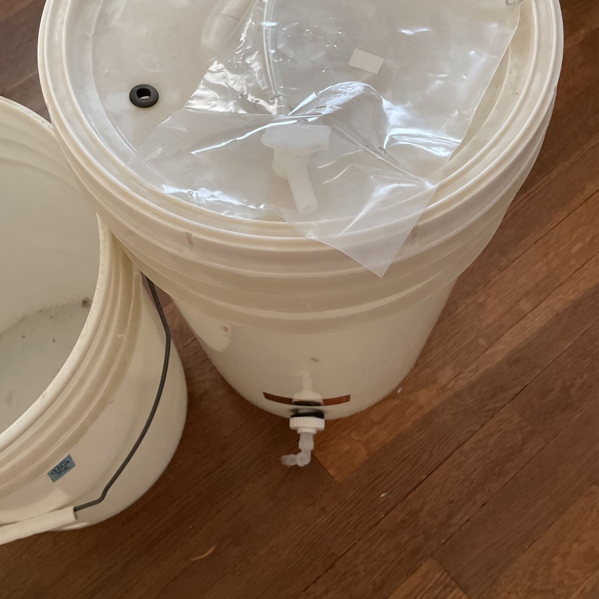 Two Fermenting Buckets 5 And 6 Gallon for Sale in Seattle, WA OfferUp