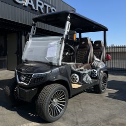 2025 Evolution D-MAX GT4 Golf Cart