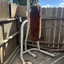 punching bag and stand 