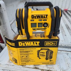 DEWALT
20V MAX Cordless Electric Portable Inflator (Tool Only
