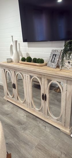Cabinet/Credenza/Hutch