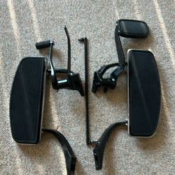 2010 Harley Street Bob Floor Boards And  Forward Controls