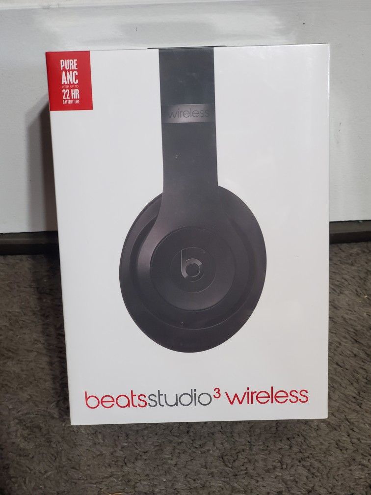 Black Beats Studio 3 Headphones