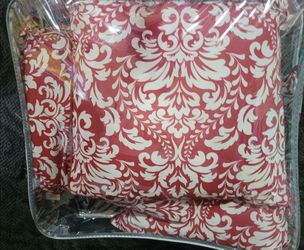 OUTDOOR PILLOWS