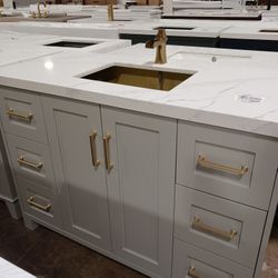 48" Solid Wood Bathroom Vanity With Quartz Top & Sink For $950
