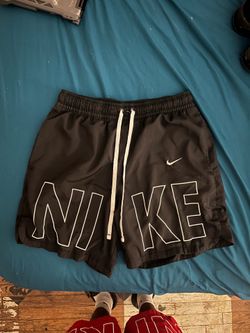 Black Nike shorts size small