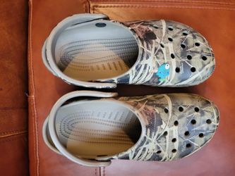 Crocs Size M6 And W8 Like New