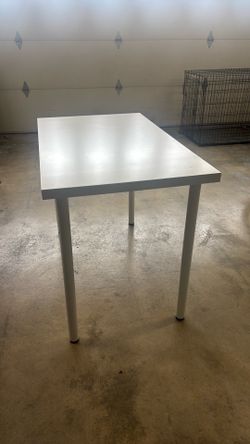White Ikea desk/table