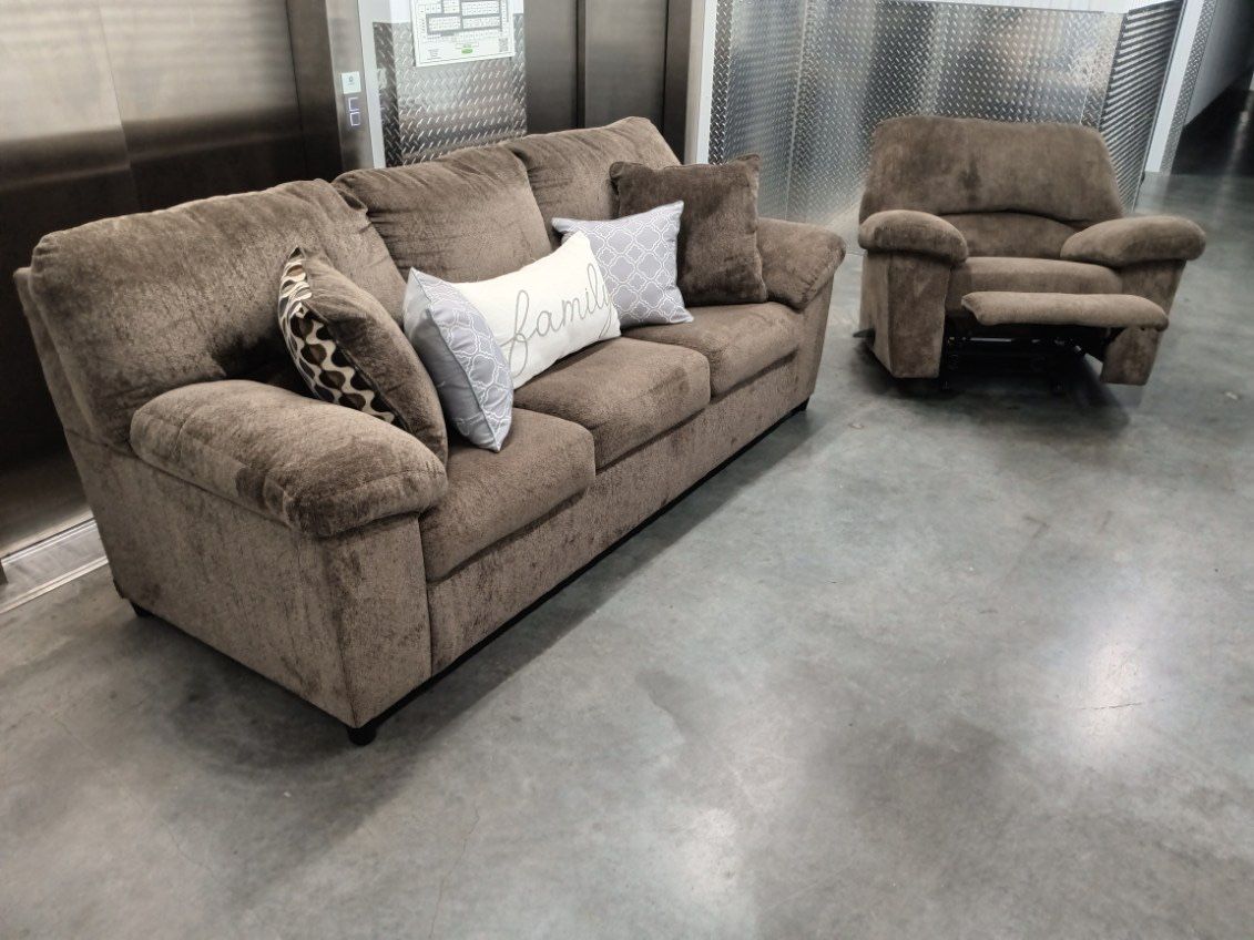 Brown Sofa And Oversized Chair Can Deliver
