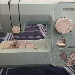 Sewing Machines (read Description)