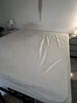 California King Mattress with mattress cover & bedframe