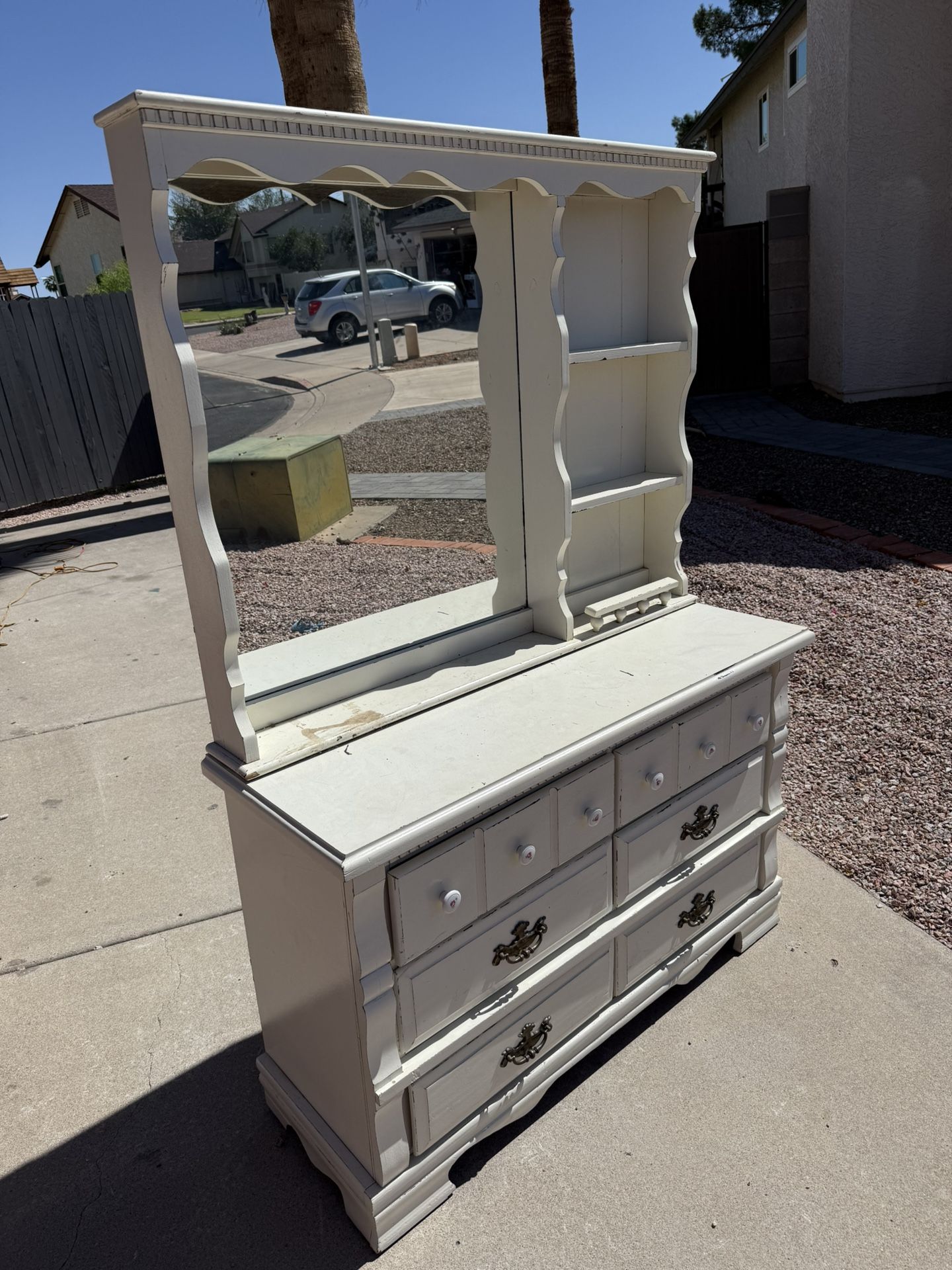 FREE – Vintage White Dresser with Mirror Hutch