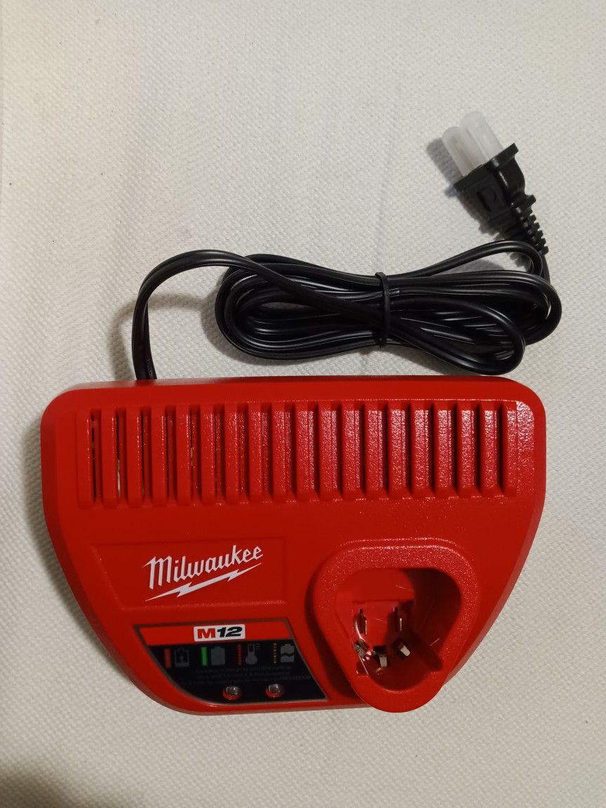 Milwaukee M12 CHARGER (NEW)