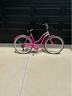 Woman’s 7 speed cruiser bike