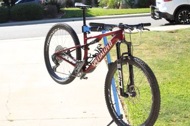 2024 Epic 8 Expert Size Medium