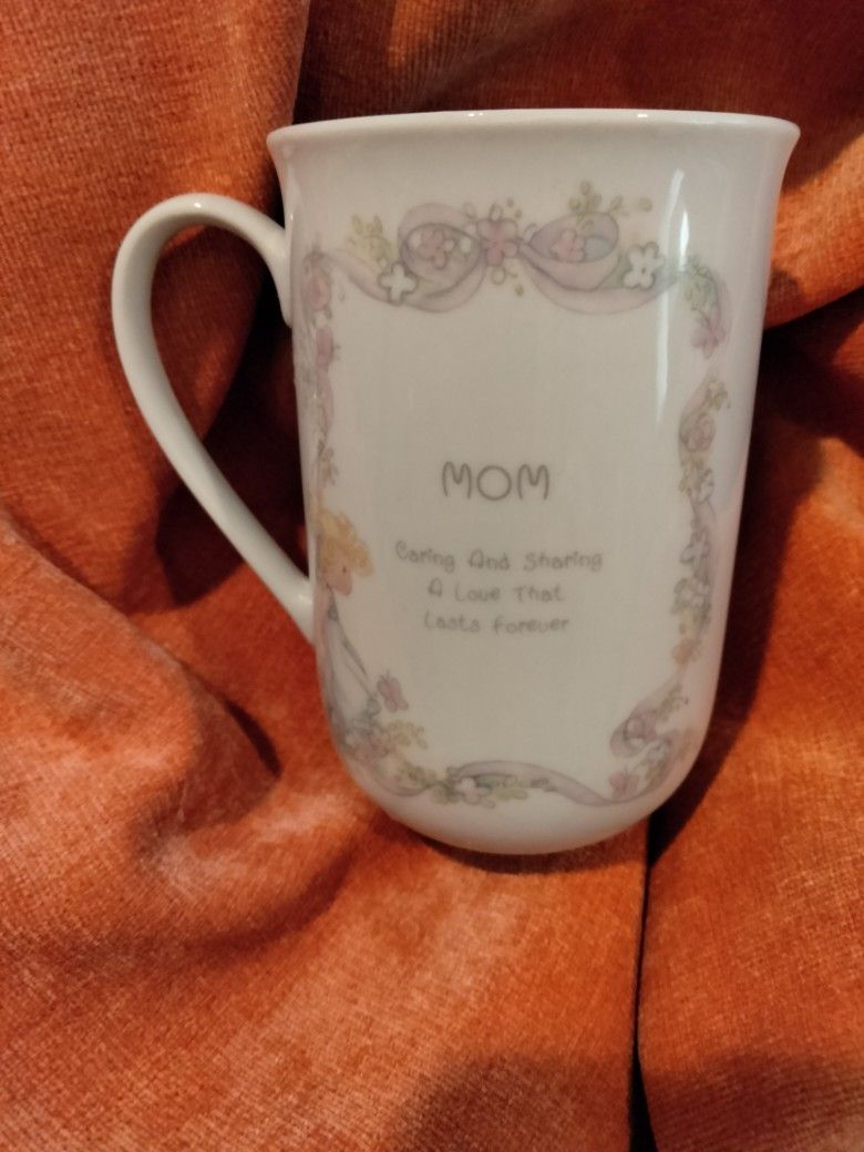 Precious Moments Mug, 'mom'