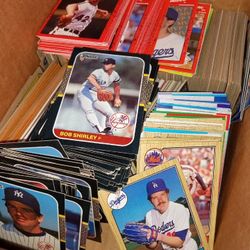 $25 BASEBALL LOT (APPROX 200-300 PER BOX)