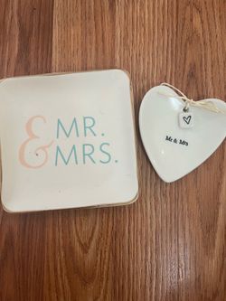 2 ceramic plates “Mr & Mrs.”   In Excellent Condition