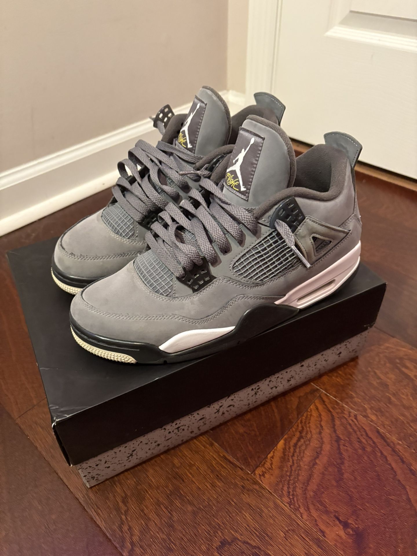 Jordan Retro 4s Cool Greys Size 9 Men’s