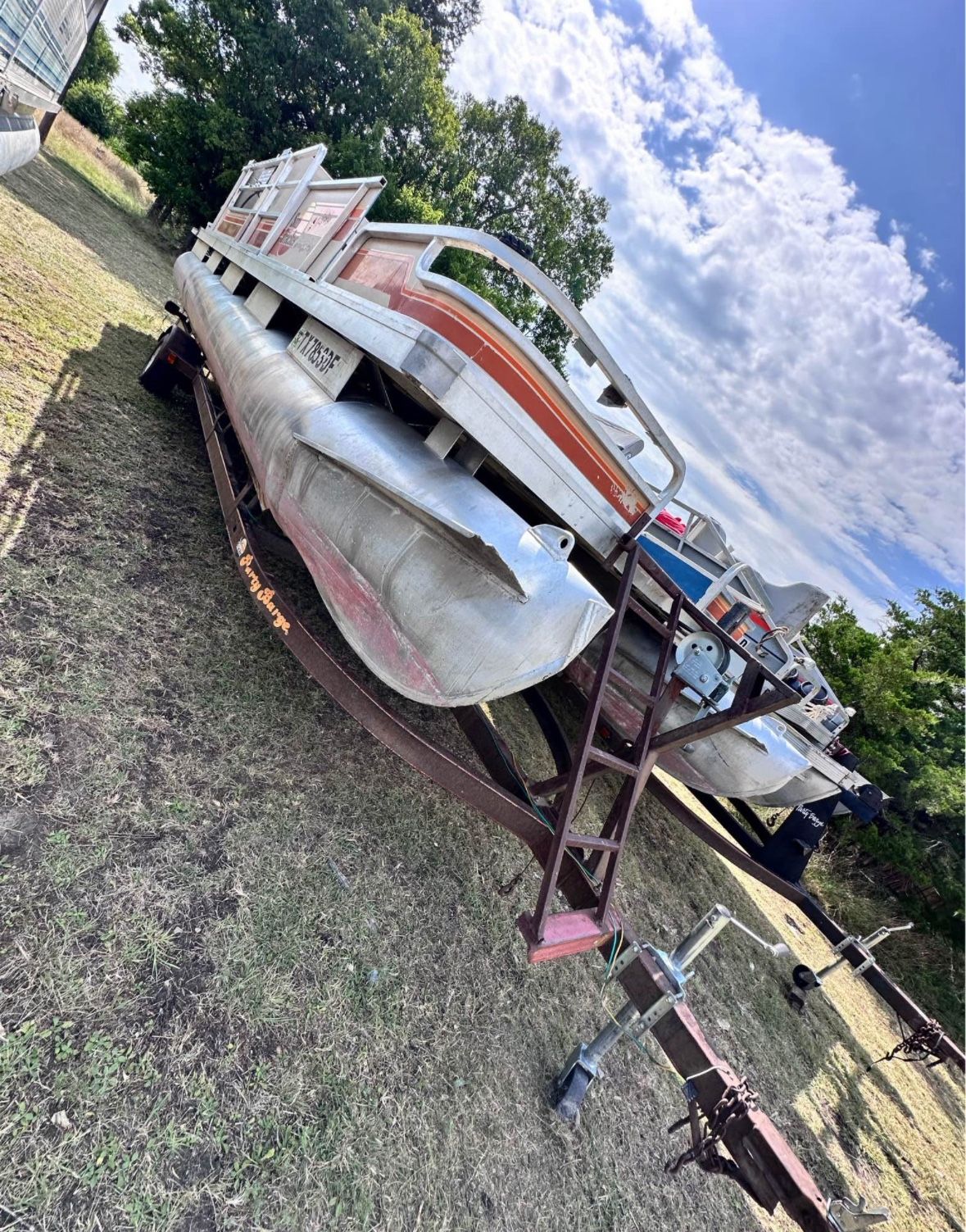 Pontoon boat  