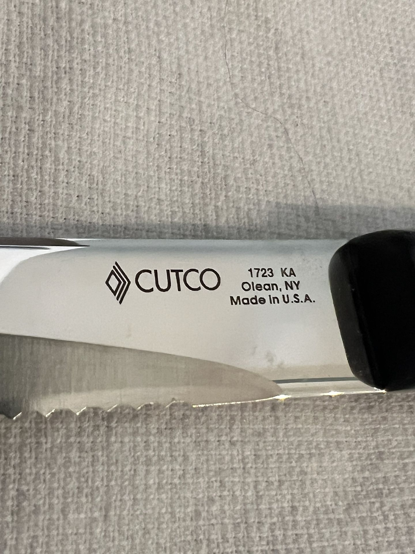 Cutco 19-Pieces Kitchen Knife Set Cherry Wood Stand - Classic Dark