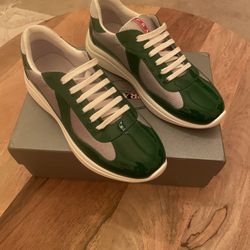 PRADA (SIZE 10)