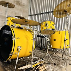 🎵 For Sale: Beautiful Yellow Yamaha Rydeen Drum Set – $300