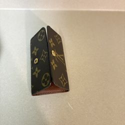 Rare Discontinued Louis Vuitton Monogram 4 Key Multicles Holder (prices negotiable)