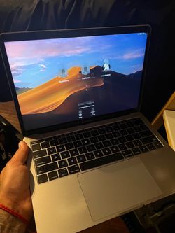 MacBook Pro (13-inch, 2016, Two Thunderbolt 3 Ports) Space Gray