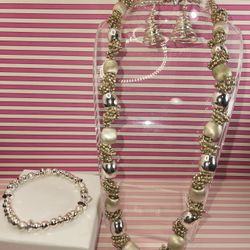 #1518 LAUREN CONRAD NECKLACE, & 2 EXTRA GIFT
