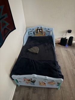 Toddler bed