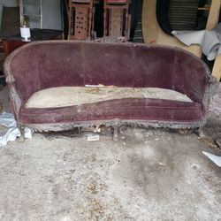 Antique Sofa Beautifully Carved Wood. 