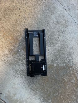 Full motion TV mount