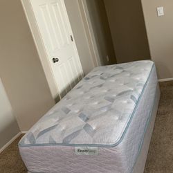 TWIN XL MATTRESS AND FREE BOX SPRING