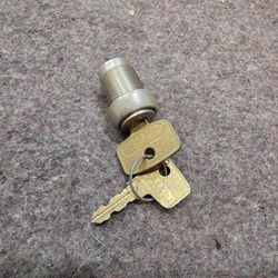 Cylinder Lock w/ 2 Keys