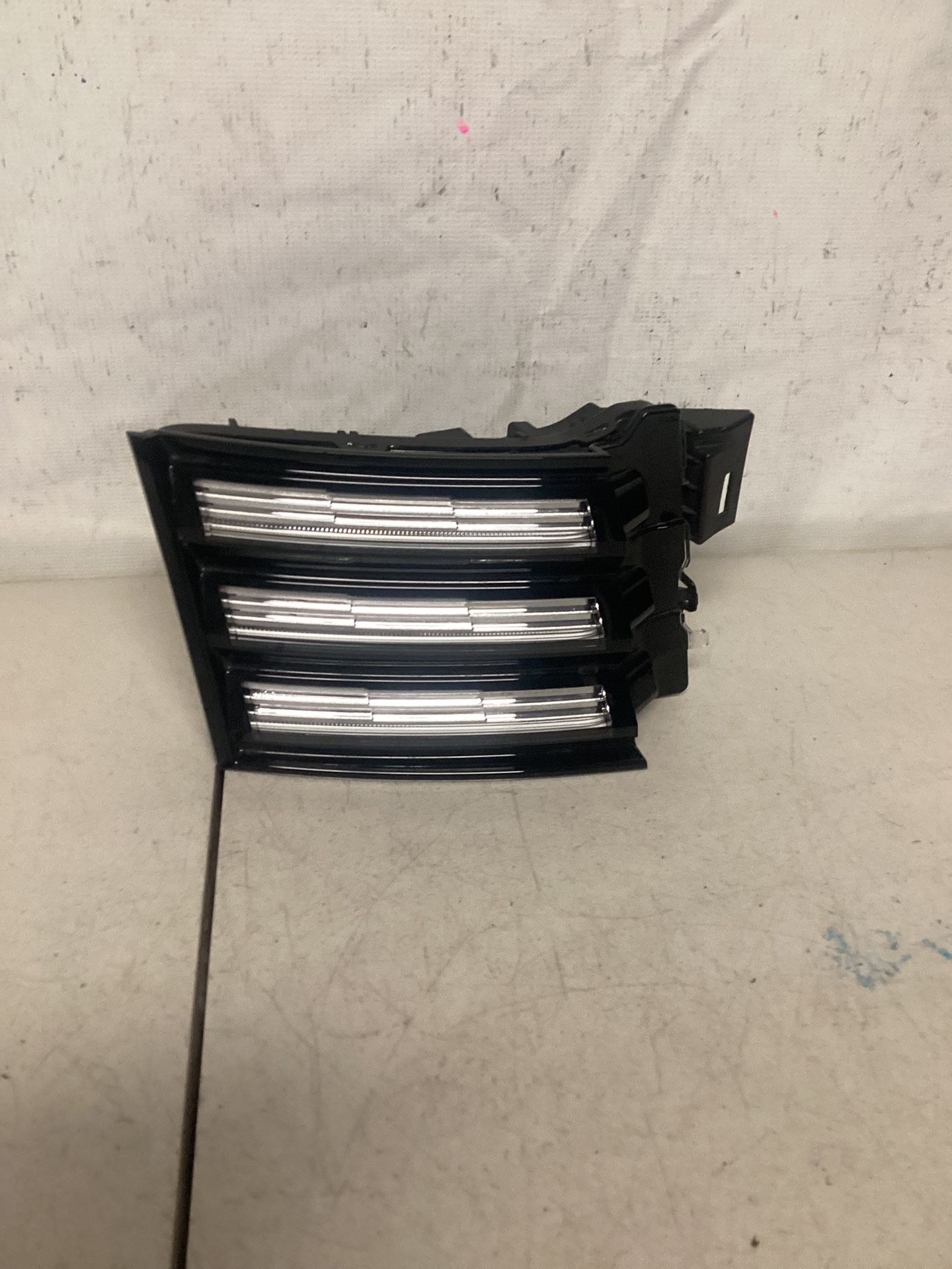 2025 NISSAN KICKS FRONT FOG LIGHT RIGHT RH PASSENGER SIDE USED OEM