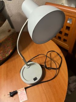 Selling everything to avoid homelessness- Table Lamp Like New Condition