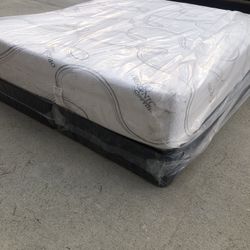 QUEEN MEMORY FOAM MATTRESS WITH BOXSPRING‼️