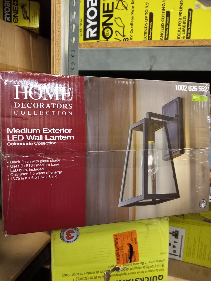 HOME DECORATORS COLLECTION MÉDIUM EXTERIOR LED WALL LANTERN
