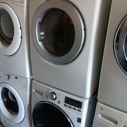 Lg Frontloading Washer And Gas Dryer